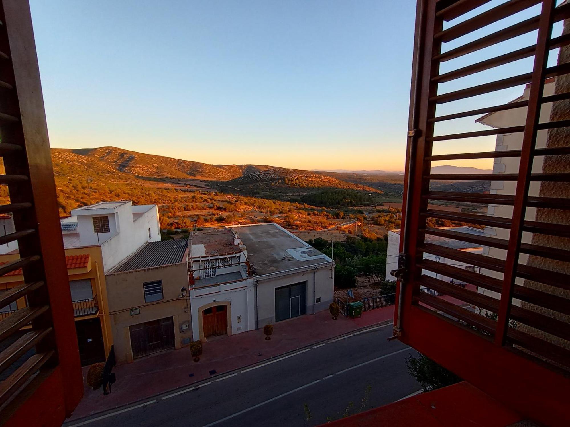Tranquil And Spacious Townhouse In Historical And Picturesque Cervera Del Maestre Zewnętrze zdjęcie